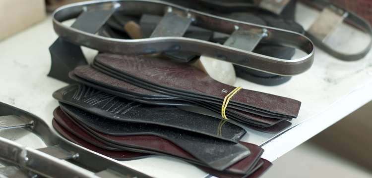 汽車電子電氣架構(gòu)簡介?安博檢測專業(yè)為您提供移動電源FCC-SDOC認(rèn)證服務(wù)，產(chǎn)品檢測認(rèn)證找哪家機構(gòu) 